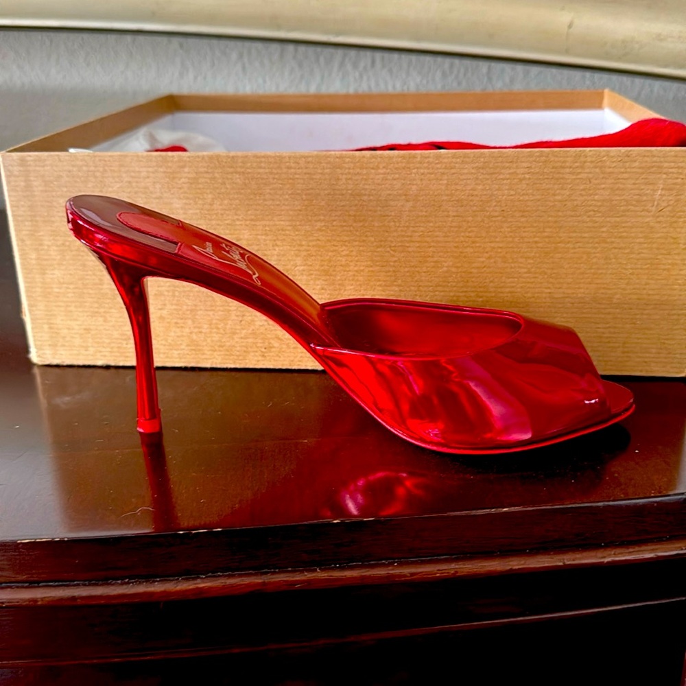 Me Dolly 85 mm Louboutin versatile red slides size 6.5